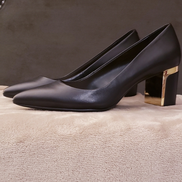 ✳️SOLD✳️DKNY Elie pumps, size 38.5 (8) - Picture 3 of 5